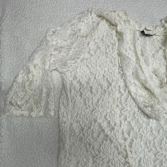 Women’s 1X Double Take White Hood Lace Cardigan - Picture 6 of 11